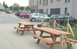 Stad Ieper plaatst rolstoelvriendelijke picknicktafels in parken en op pleinen